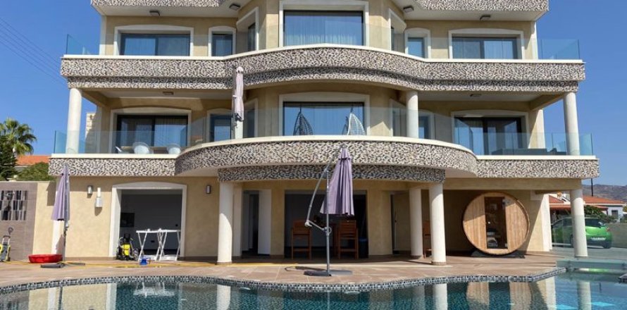 Вилла с 3 спальнями в Пафос, Кипр №64858