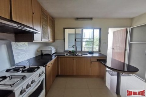 3 bedrooms Apartment in Bangkok, Thailand No. 96151 6