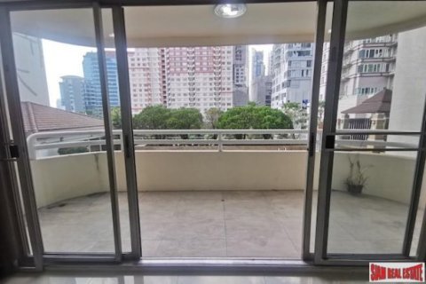 3 bedrooms Apartment in Bangkok, Thailand No. 96151 4