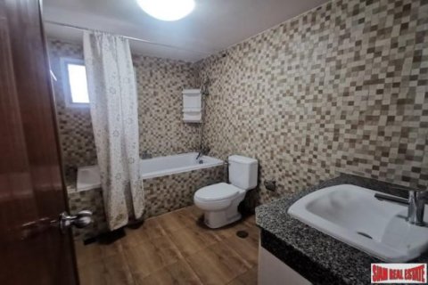 3 bedrooms Apartment in Bangkok, Thailand No. 96151 10