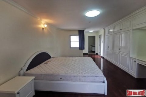 3 bedrooms Apartment in Bangkok, Thailand No. 96151 11