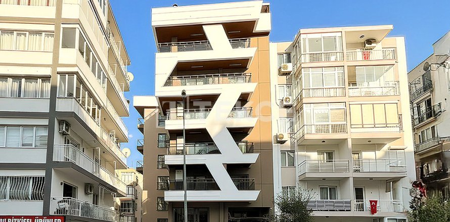 2 bedrooms Apartment in Izmir, Turkey No. 113627