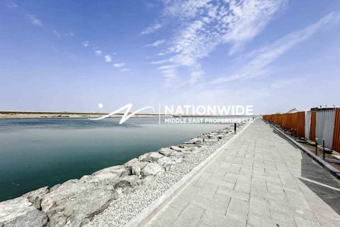 817m² Land in Abu Dhabi, UAE No. 121184