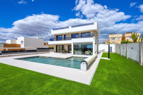 Studio Villa à Torrevieja, Spain No. 128549