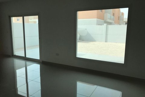 3 bedrooms Townhouse in Al Hadid W Solb Housing, Vietnam No. 95275 8