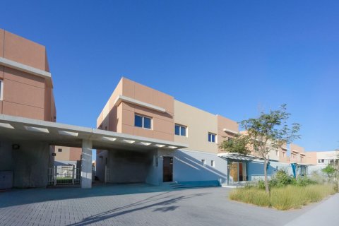 3 bedrooms Townhouse in Al Hadid W Solb Housing, Vietnam No. 95275 1