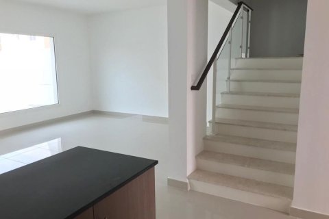 3 bedrooms Townhouse in Al Hadid W Solb Housing, Vietnam No. 95275 9