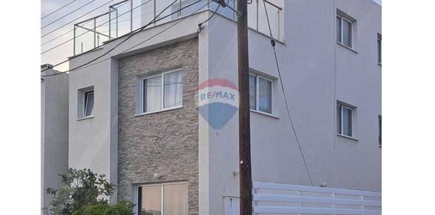 6 dormitorios House en Agios Athanasios, Cyprus No. 100916