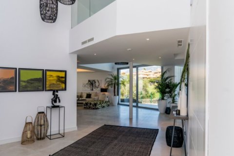 4 bedrooms Villa in Tan Xuan, Vietnam No. 27598 8