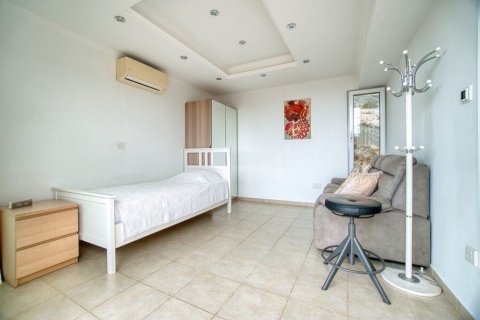 4 bedrooms Villa in Paphos, Cyprus No. 99825 14