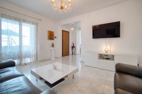 4 bedrooms Villa in Paphos, Cyprus No. 99825 11