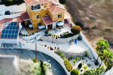 4 bedrooms Villa in Paphos, Cyprus No. 99825 5