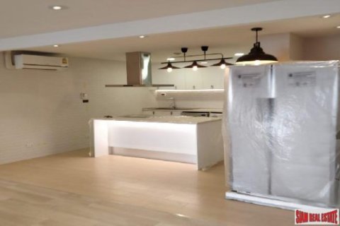 3 bedrooms Penthouse in Bangkok, Thailand No. 96467 3