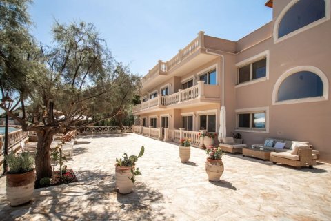 9 rooms Villa in Zakynthos, Greece No. 107731