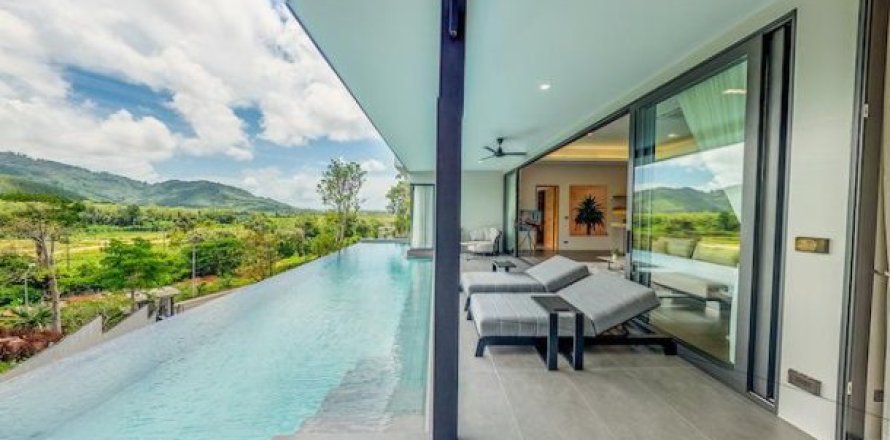 3 bedrooms Villa on the Phuket, Thailand No. 96013