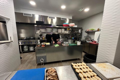 347m² Commercial property in Tung Chung Pho, Vietnam No. 84897 16