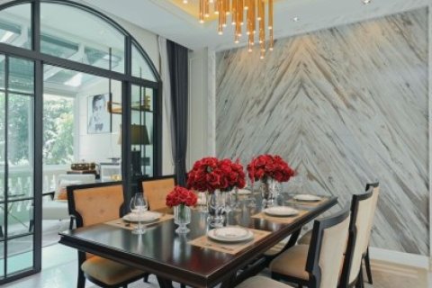 4 bedrooms House in Bangkok, Thailand No. 97161 14