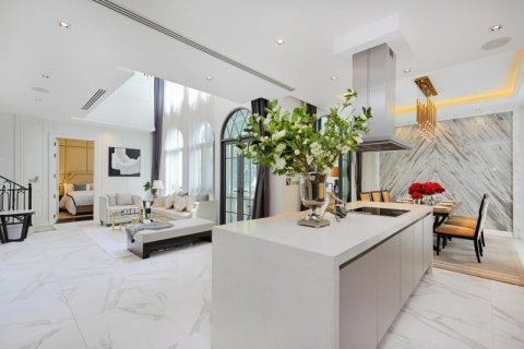 4 bedrooms House in Bangkok, Thailand No. 97161 20