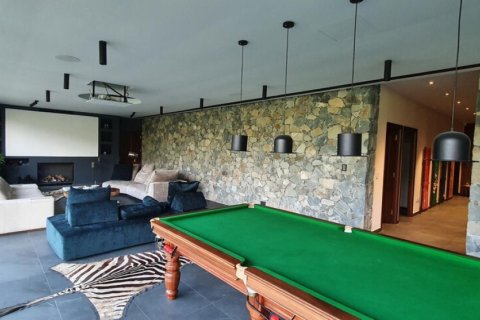 5 bedrooms Villa in Limassol, Cyprus No. 106979 11