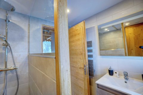 8 dormitorios House en Les Houches, France No. 99447 13