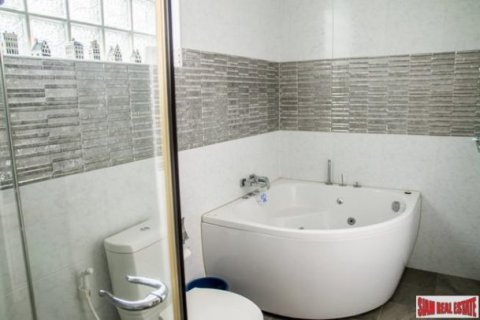 6 chambres Villa à Pattaya, Thailand No. 96579 8