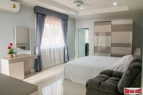 6 chambres Villa à Pattaya, Thailand No. 96579 9