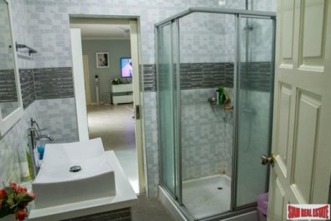 6 chambres Villa à Pattaya, Thailand No. 96579 11