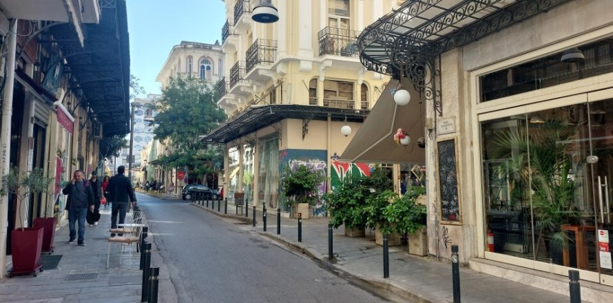 312m² Commercial property en Thessaloniki, Greece No. 108949