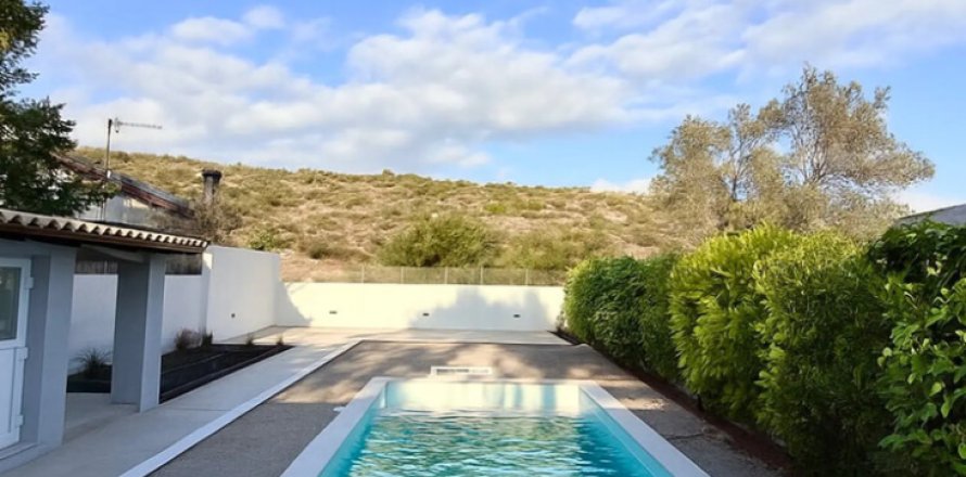 2 bedrooms House in Kalyvia Thorikou, Greece No. 117358