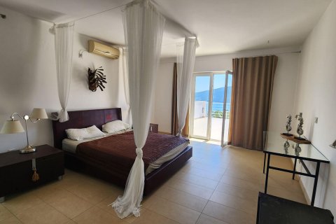 3 bedrooms House in Herceg Novi, Montenegro No. 104680 17