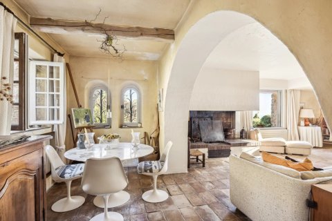 6 bedrooms House in Tourrettes-sur-Loup, France No. 74672 8