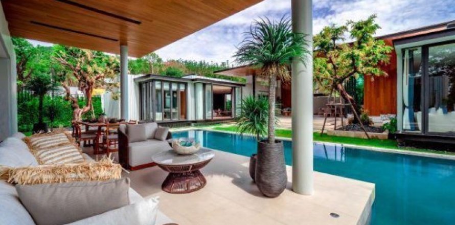 4 bedrooms Villa on the Phuket, Thailand No. 96761