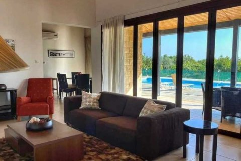 3 bedrooms House in Tochni, Cyprus No. 30606 8