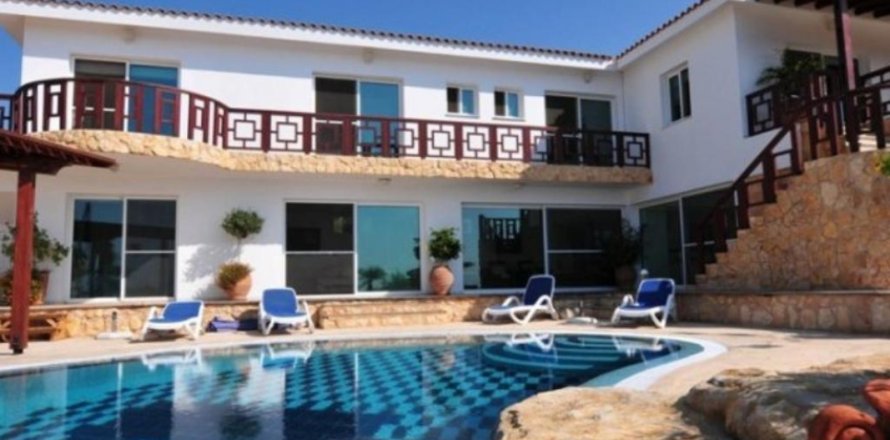 Studio Villa in Paphos, Cyprus No. 105603