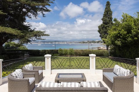 10 bedrooms Villa in Antibes, France No. 68758 4