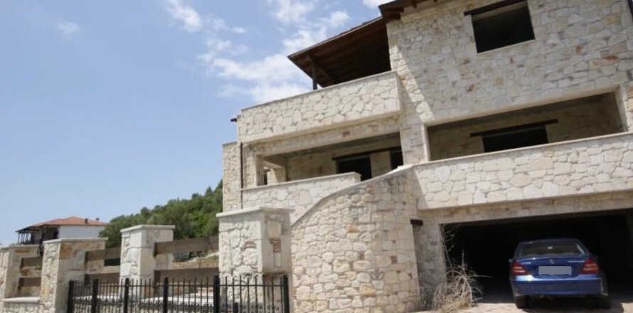 380m² Building in Chalkidiki, Greece No. 54412