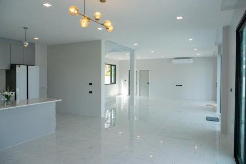 4 bedrooms Villa in Rawai, Thailand No. 97251 13