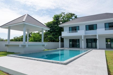 4 bedrooms Villa in Rawai, Thailand No. 97251 1