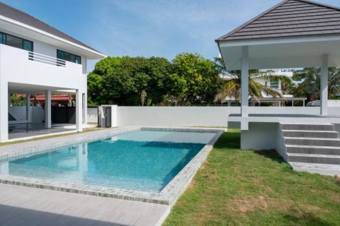 4 bedrooms Villa in Rawai, Thailand No. 97251 3