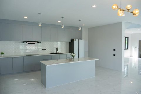 4 bedrooms Villa in Rawai, Thailand No. 97251 14