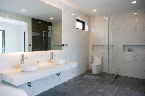 4 bedrooms Villa in Rawai, Thailand No. 97251 18