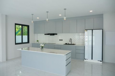 4 bedrooms Villa in Rawai, Thailand No. 97251 15