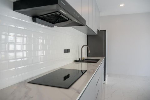 4 bedrooms Villa in Rawai, Thailand No. 97251 11