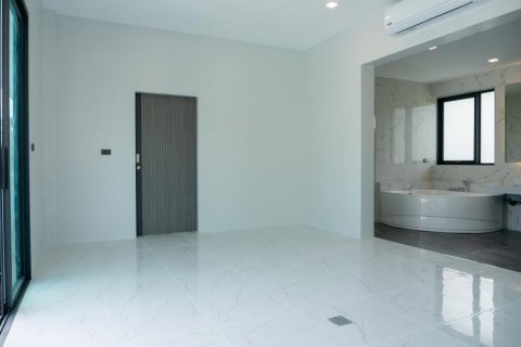 4 bedrooms Villa in Rawai, Thailand No. 97251 19