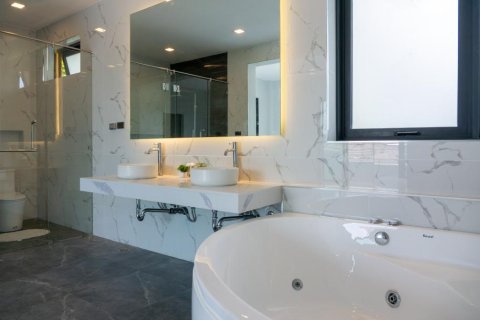 4 bedrooms Villa in Rawai, Thailand No. 97251 23
