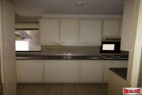 3 bedrooms Apartment in Bangkok, Thailand No. 96362 4