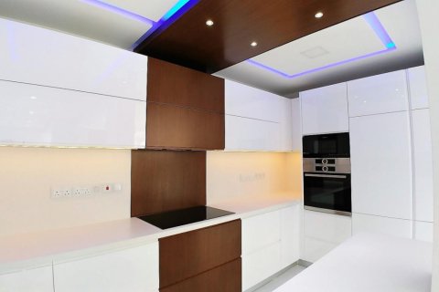 3 bedrooms Apartment in Limassol, Cyprus No. 106049 3