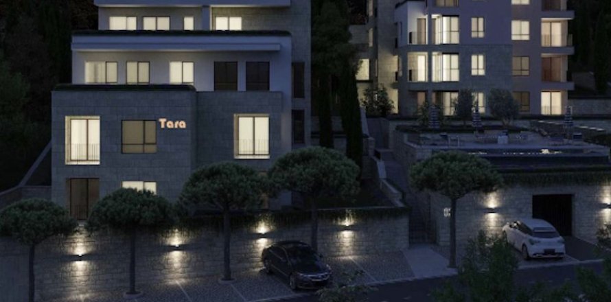 2 bedrooms Apartment in Tivat, Montenegro No. 104787