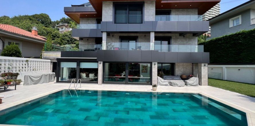 9 bedrooms Villa in Istanbul, Turkey No. 14826