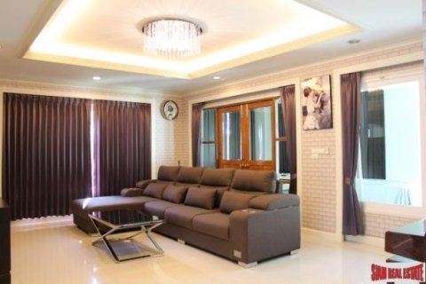 4 bedrooms House in Bangkok, Thailand No. 96166 20